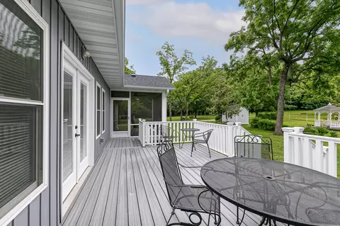 Exterior - 1422 E 370th Rd, Bolivar, MO 65613 photo 5 of 16