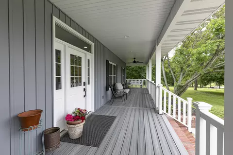 Exterior - 1422 E 370th Rd, Bolivar, MO 65613 photo 4 of 16