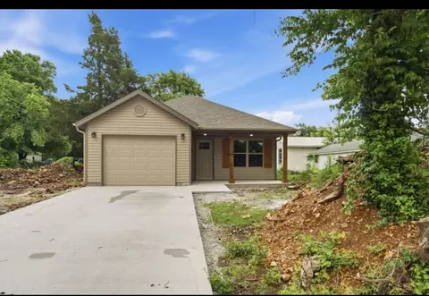 623 N Walker St, Webb City, MO 64870