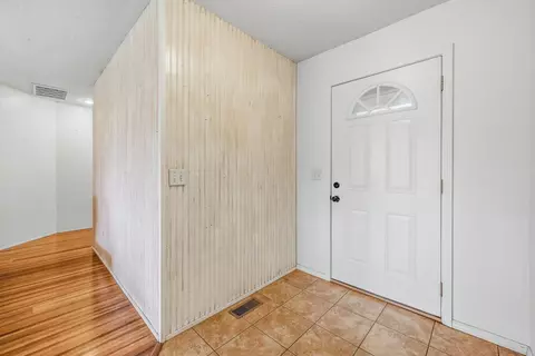 Entry Way - 500 N Pinecrest St, Buffalo, MO 65622 photo 1 of 1
