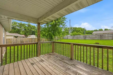 Exterior - 500 N Pinecrest St, Buffalo, MO 65622 photo 3 of 5