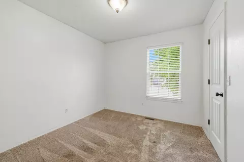 Bedroom - 500 N Pinecrest St, Buffalo, MO 65622 photo 3 of 4