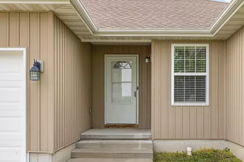 Exterior - 500 N Pinecrest St, Buffalo, MO 65622 photo 2 of 5