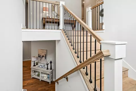Entry Way - 3818 E Cypress Point St, Springfield, MO 65802 photo 7 of 8