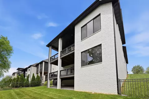 Exterior - 3818 E Cypress Point St, Springfield, MO 65802 photo 8 of 10
