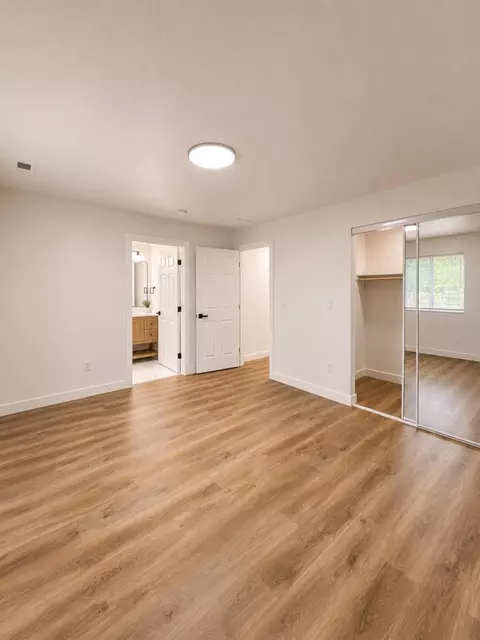 1432 E Pacific St, Springfield, MO 65803 photo 6