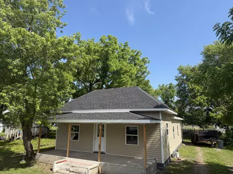 305 E Rock St, Aurora, MO 65605 photo 6
