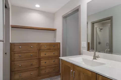 Bath - 1444 E Woodgate St, Springfield, MO 65804 photo 3 of 4