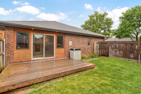 Exterior - 1444 E Woodgate St, Springfield, MO 65804 photo 6 of 7