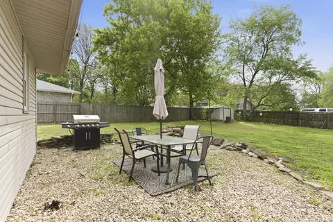 Exterior - 208 W Maple St, Nixa, MO 65714 photo 6 of 11