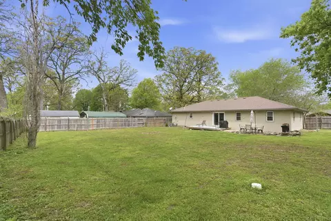 Exterior - 208 W Maple St, Nixa, MO 65714 photo 8 of 11