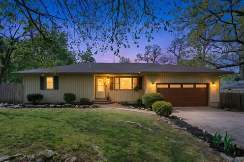 Exterior - 208 W Maple St, Nixa, MO 65714 photo 2 of 11