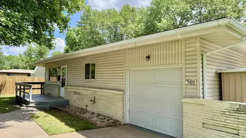 Exterior - 2102 S Delaware Ave, Springfield, MO 65804 photo 3 of 8