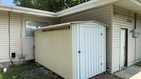 Exterior - 2102 S Delaware Ave, Springfield, MO 65804 photo 5 of 8