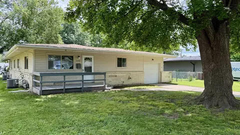 Exterior - 2102 S Delaware Ave, Springfield, MO 65804 photo 8 of 8