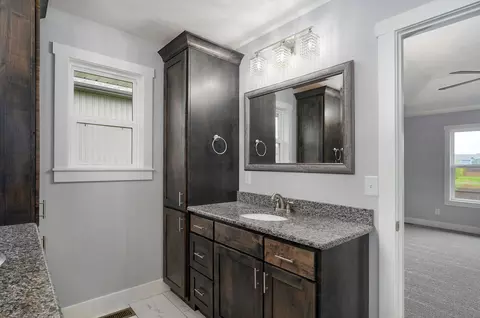 Bath - 4787 Marseille St, Ozark, MO 65721 photo 2 of 7