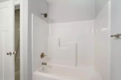 Bath - 4787 Marseille St, Ozark, MO 65721 photo 7 of 7