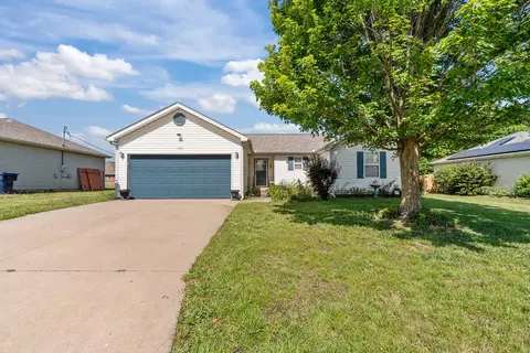 1308 S College St, Webb City, MO 64870