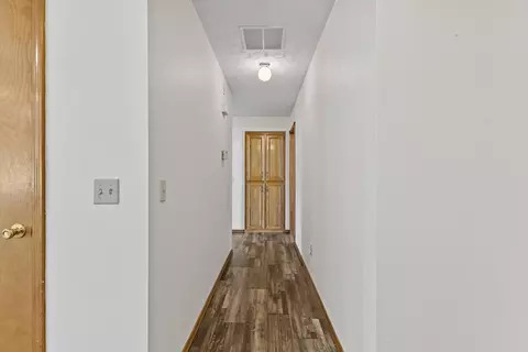 Entry Way - 2211 W Deerfield St, Springfield, MO 65807 photo 2 of 3