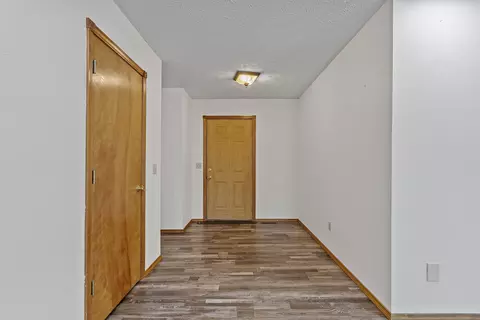 Entry Way - 2211 W Deerfield St, Springfield, MO 65807 photo 1 of 3
