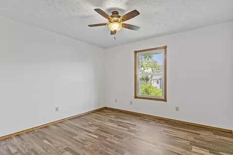Bedroom - 2211 W Deerfield St, Springfield, MO 65807 photo 2 of 5