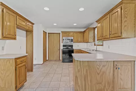 Kitchen - 2211 W Deerfield St, Springfield, MO 65807 photo 1 of 4