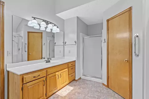 Bath - 2211 W Deerfield St, Springfield, MO 65807 photo 1 of 4