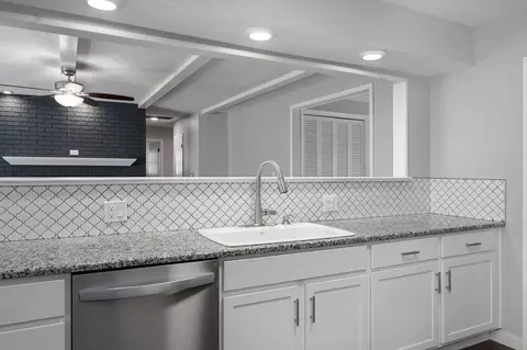 Kitchen - 1919 E Meadow Dr, Springfield, MO 65804 photo 1 of 3