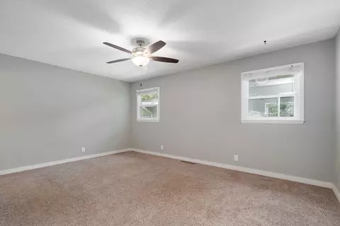 Bedroom - 1919 E Meadow Dr, Springfield, MO 65804 photo 1 of 4