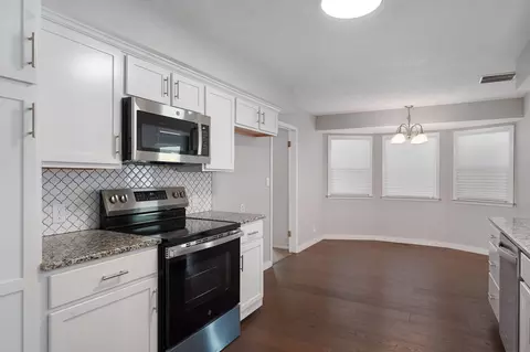 Kitchen - 1919 E Meadow Dr, Springfield, MO 65804 photo 3 of 3