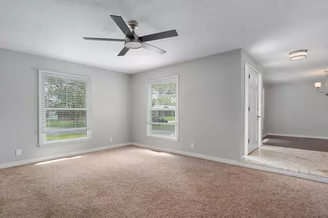 Living - 1919 E Meadow Dr, Springfield, MO 65804 photo 2 of 6