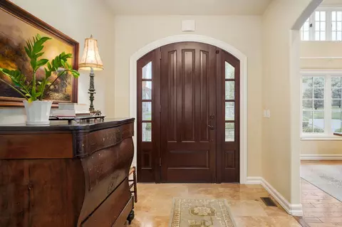 Entry Way - 4538 E Peachtree Cir, Springfield, MO 65809 photo 2 of 5