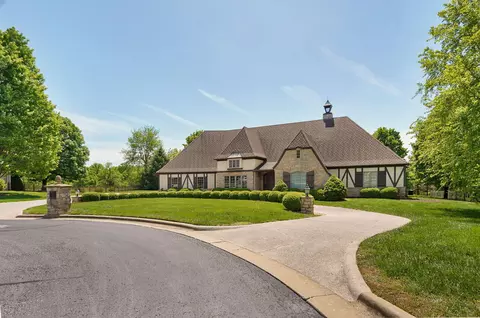 Exterior - 4538 E Peachtree Cir, Springfield, MO 65809 photo 3 of 17