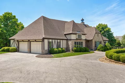 Exterior - 4538 E Peachtree Cir, Springfield, MO 65809 photo 6 of 17