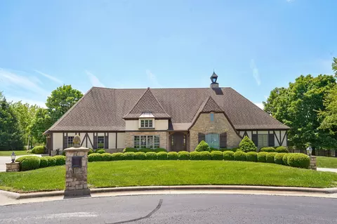 4538 E Peachtree Cir, Springfield, MO 65809