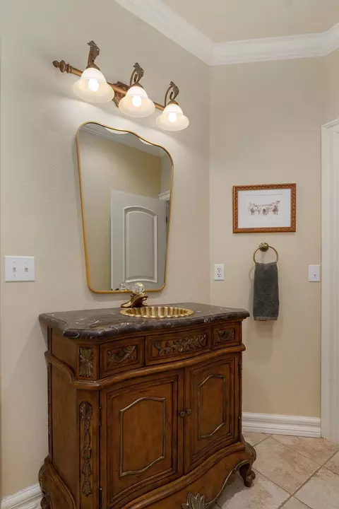 Bath - 4538 E Peachtree Cir, Springfield, MO 65809 photo 6 of 6