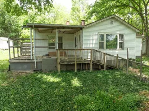 424 Reno Springs Rd, Walnut Shade, MO 65771