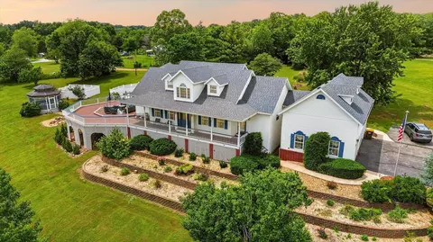 1061 S Eagle Lake Dr, Nixa, MO 65714