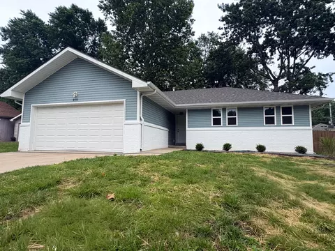 210 N Airwood Ave, Springfield, MO 65802