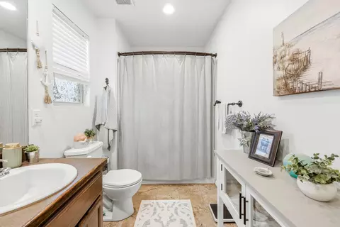 Bath - 1102 S Hazelnut Ave, Springfield, MO 65802 photo 2 of 2