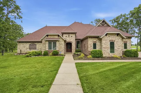 329 Country Club Dr, Marshfield, MO 65706