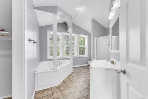 Bath - 817 W Walnut St, Springfield, MO 65806 photo 2 of 3