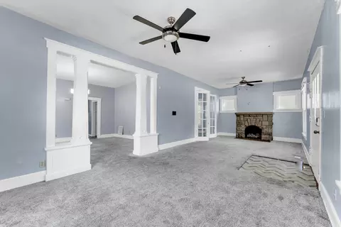Living - 817 W Walnut St, Springfield, MO 65806 photo 2 of 4