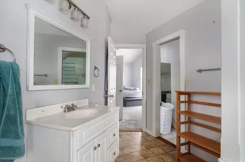 Bath - 817 W Walnut St, Springfield, MO 65806 photo 1 of 3