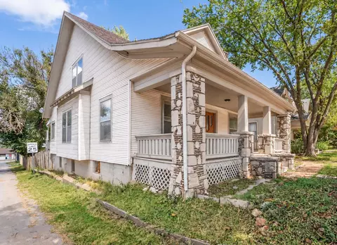 Exterior - 817 W Walnut St, Springfield, MO 65806 photo 2 of 3