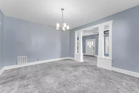 Living - 817 W Walnut St, Springfield, MO 65806 photo 3 of 4