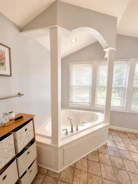 Bath - 817 W Walnut St, Springfield, MO 65806 photo 3 of 3
