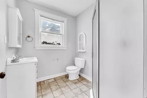 Bath - 817 W Walnut St, Springfield, MO 65806 photo 1 of 3