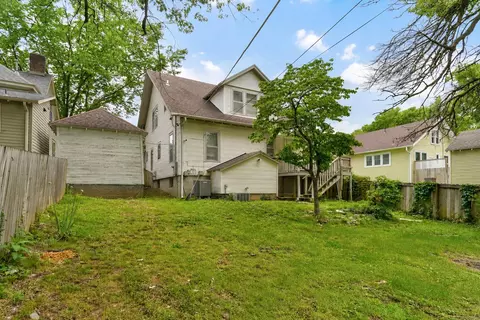 Exterior - 817 W Walnut St, Springfield, MO 65806 photo 4 of 6