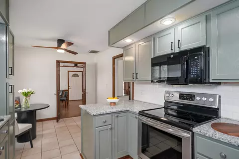 Kitchen - 1062 Evans St, Springfield, MO 65810 photo 3 of 3
